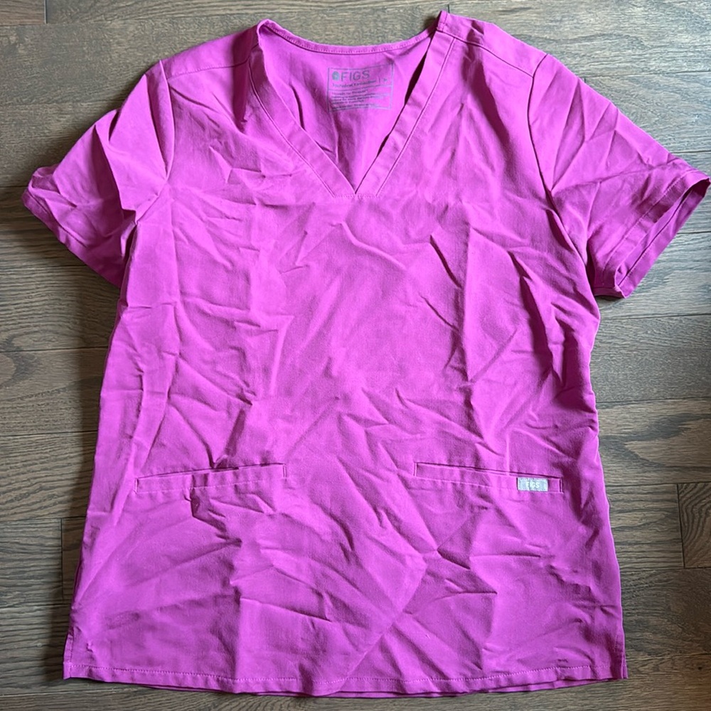 Figs scrub top